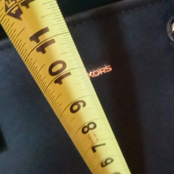 Michael Kors Jet Set Black Saffiano Leather Purse ,Tote .Like New - Picture 11 of 14